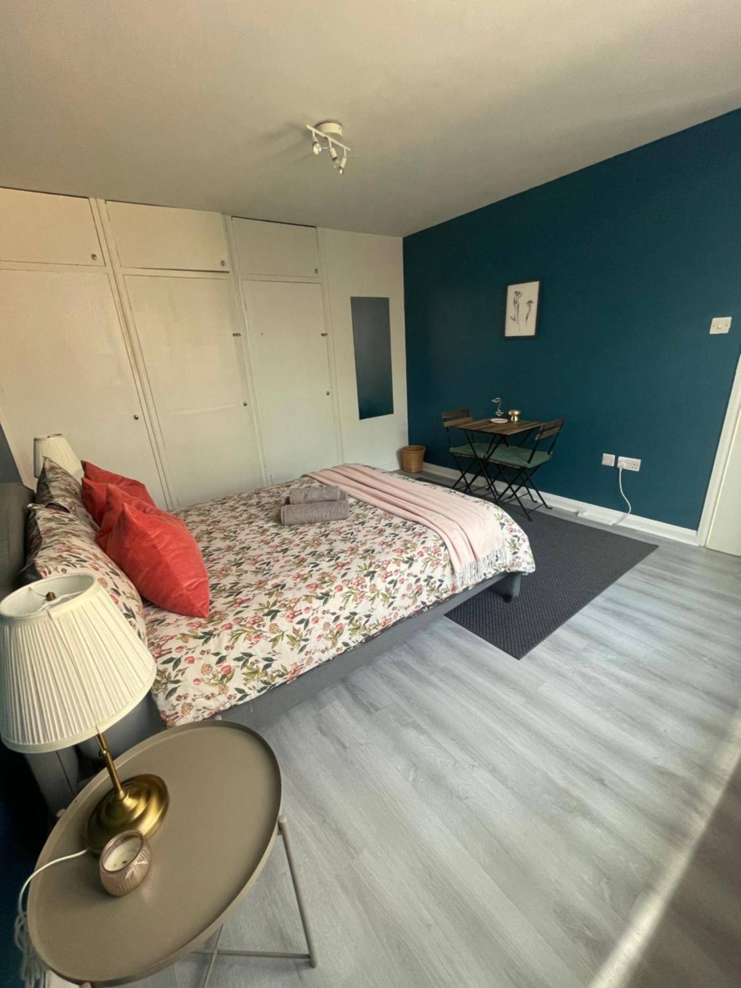 Willesden Green Rooms Londen Buitenkant foto